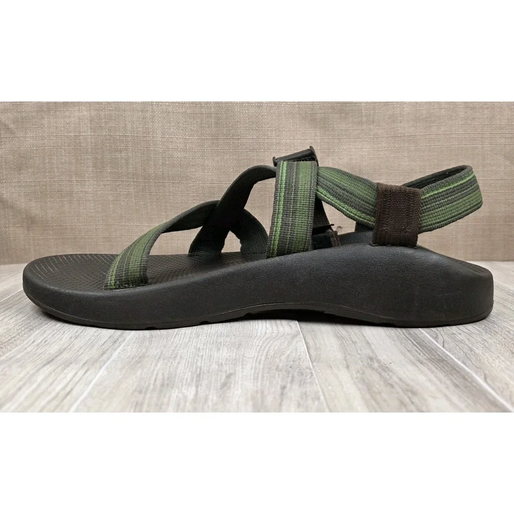 Chaco Z1 Classic Mens 10 Green Brown Adjustable Strap Hiking Water Sandals Shoes